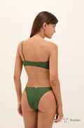 gid://shopify/Product/9592872796381