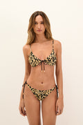 gid://shopify/Product/9592873844957