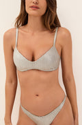 gid://shopify/Product/9592876204253