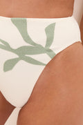 gid://shopify/Product/9592879251677