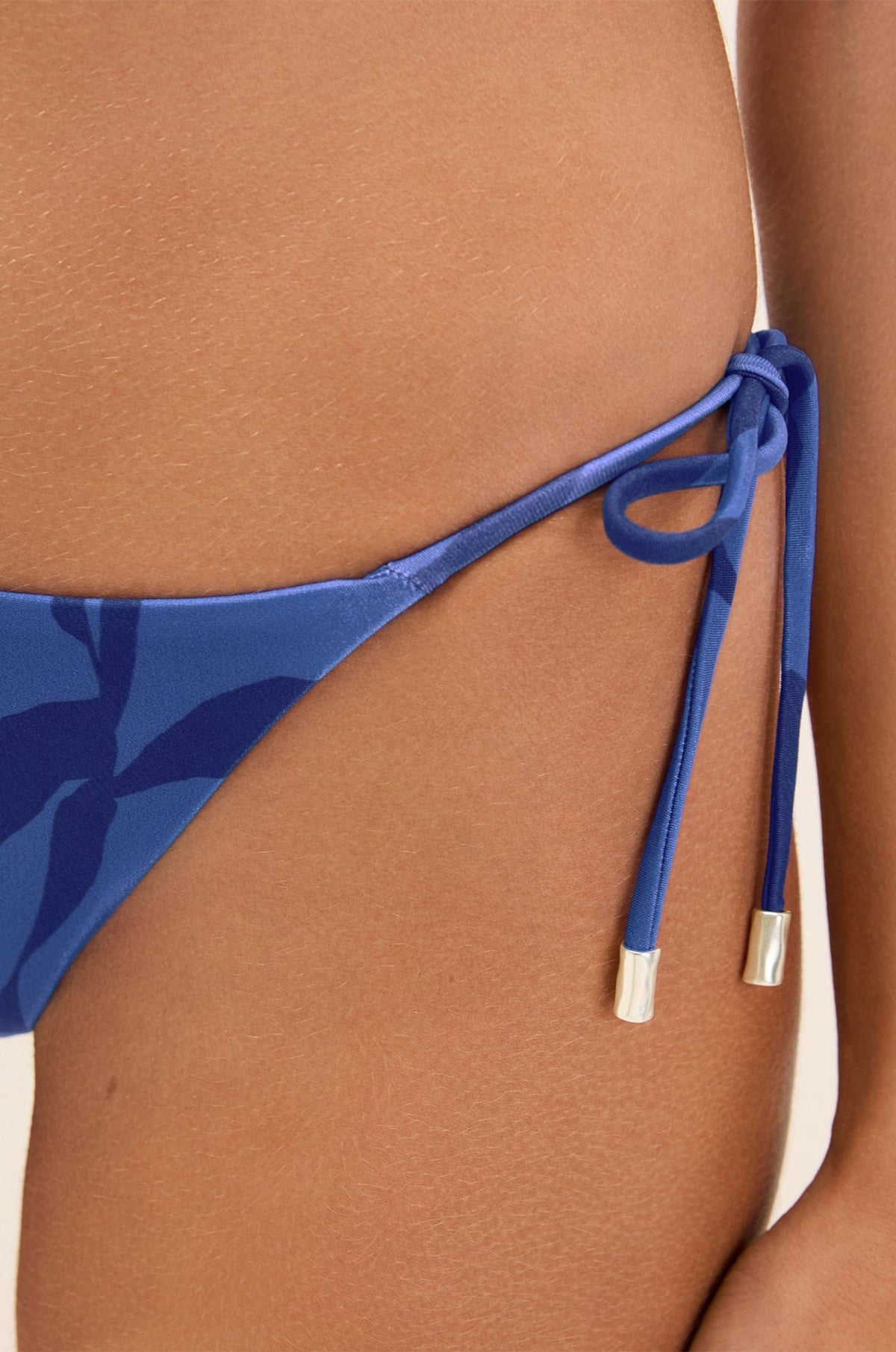 gid://shopify/Product/9592879513821