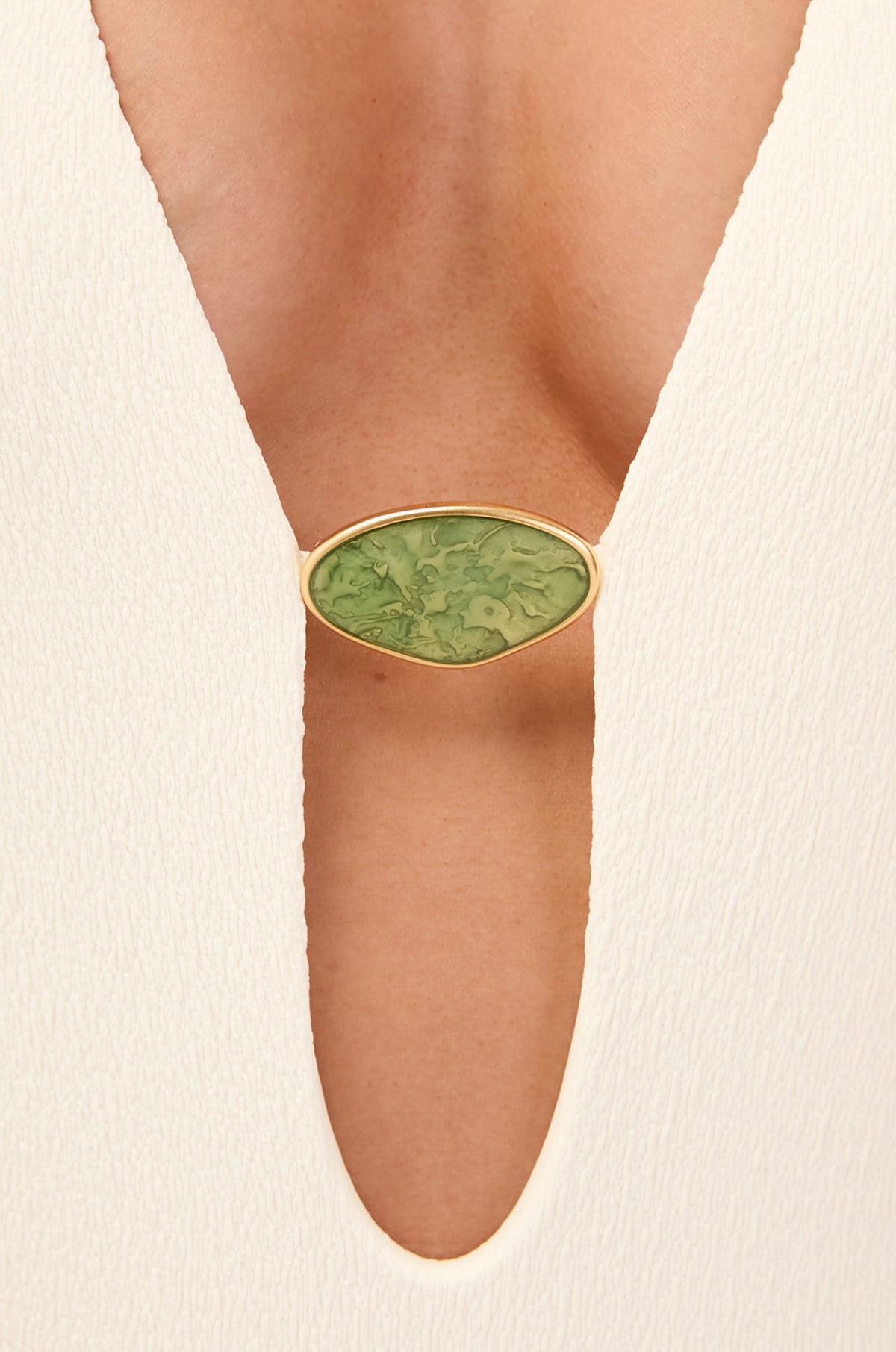 gid://shopify/Product/9592880300253
