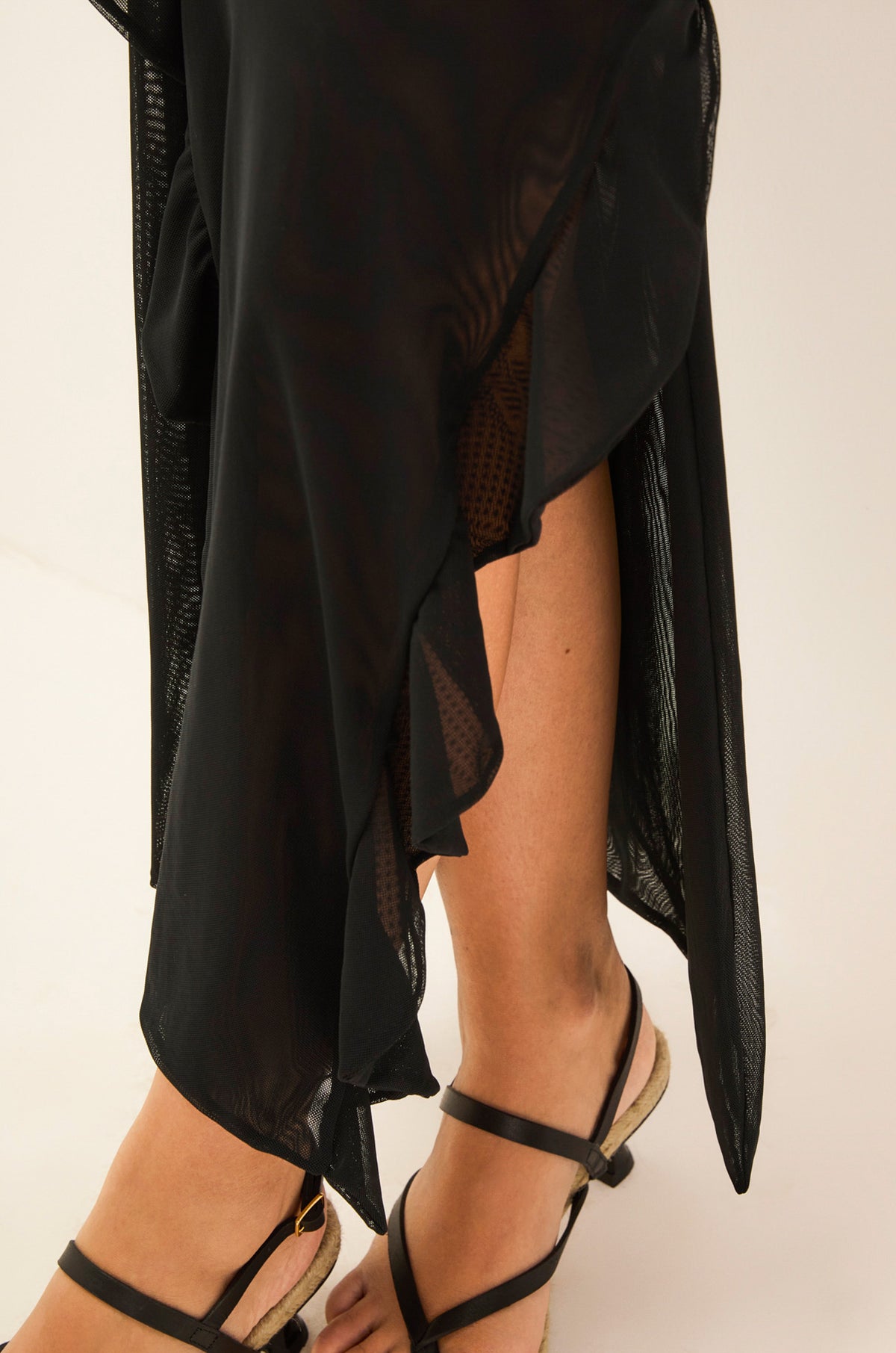 gid://shopify/Product/9592886788317