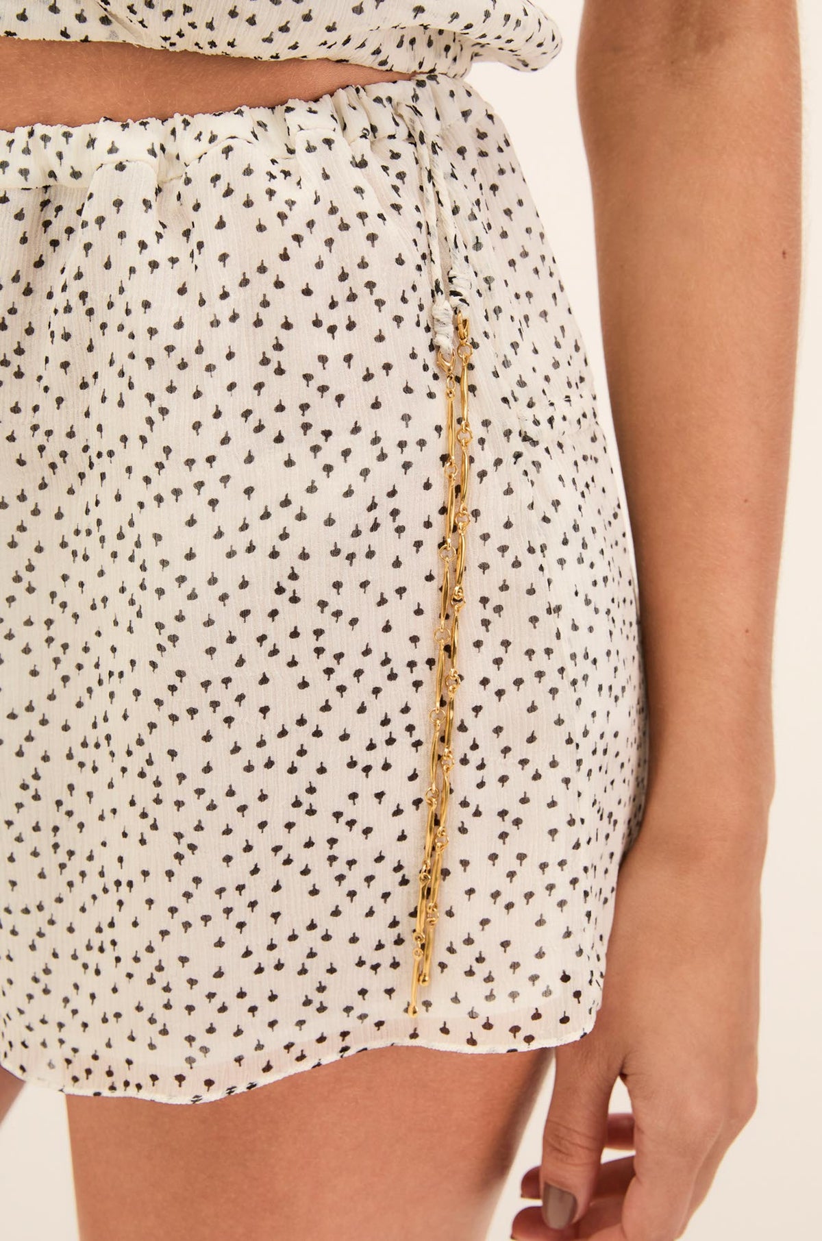 gid://shopify/Product/9592334057693