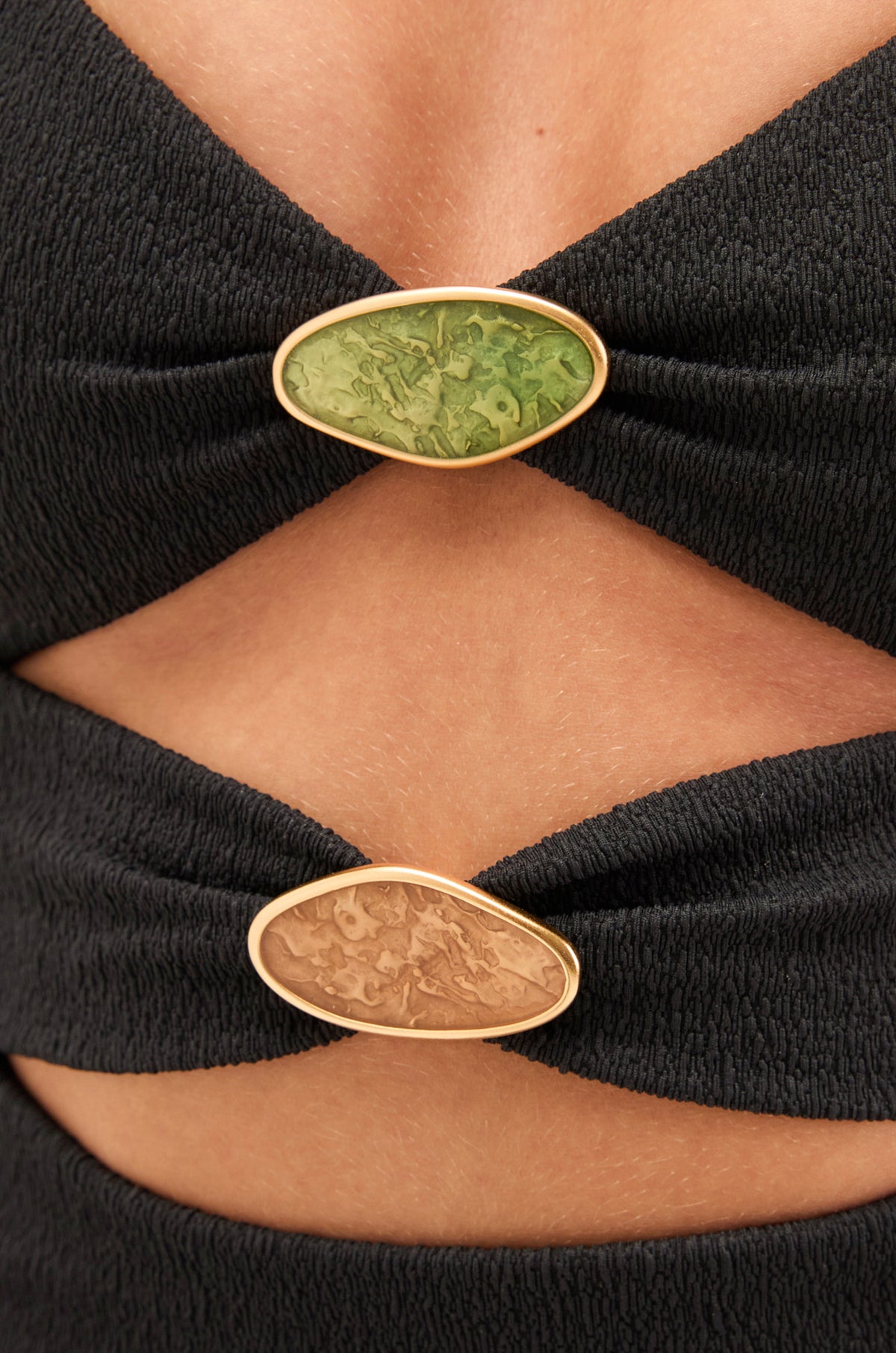 gid://shopify/Product/9592885313757