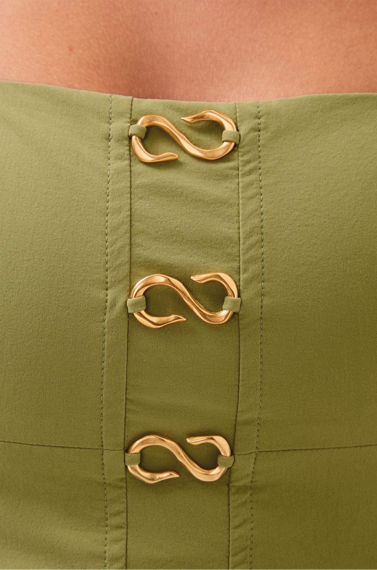 gid://shopify/Product/9592884330717