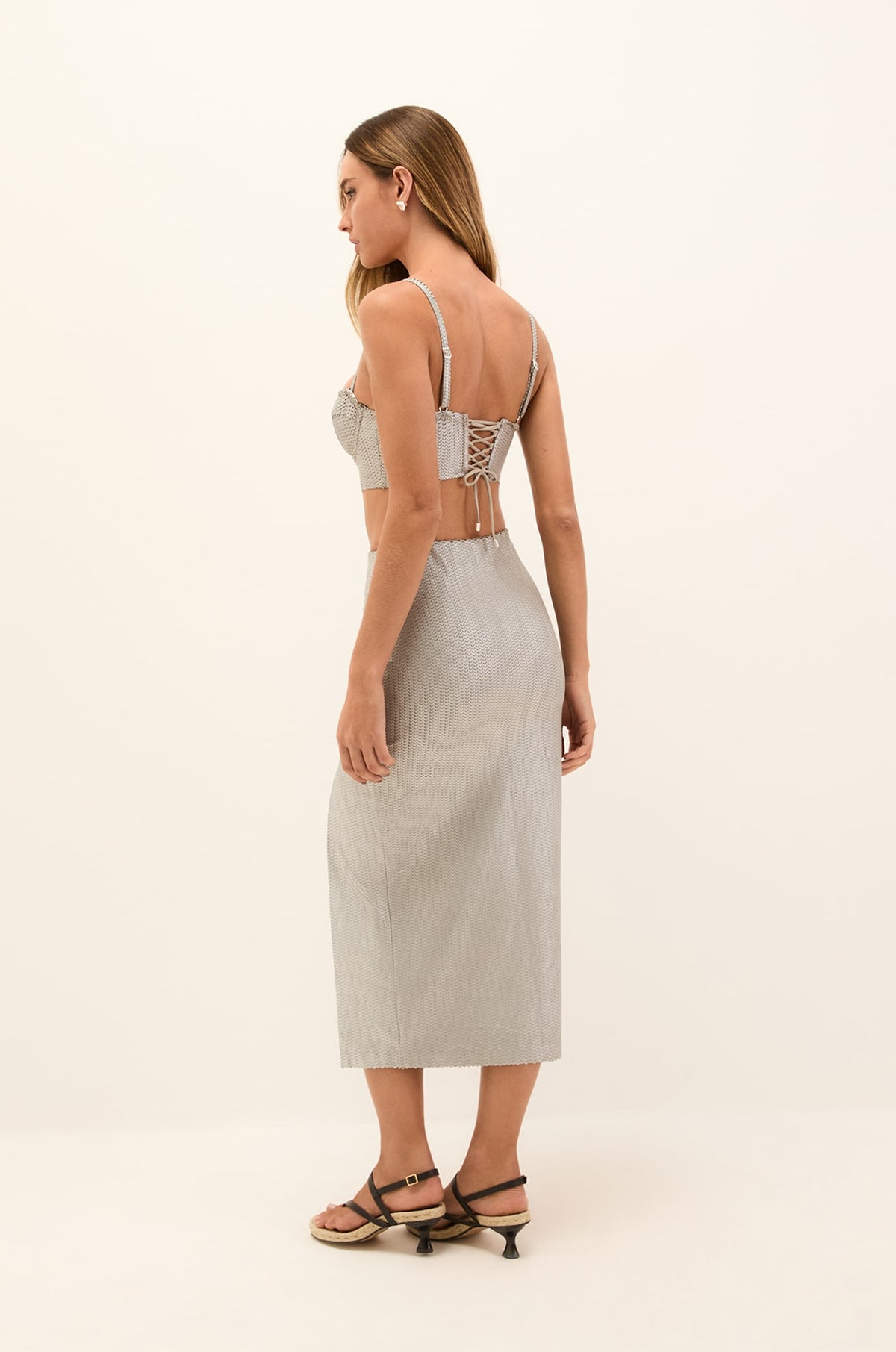 gid://shopify/Product/9592883937501