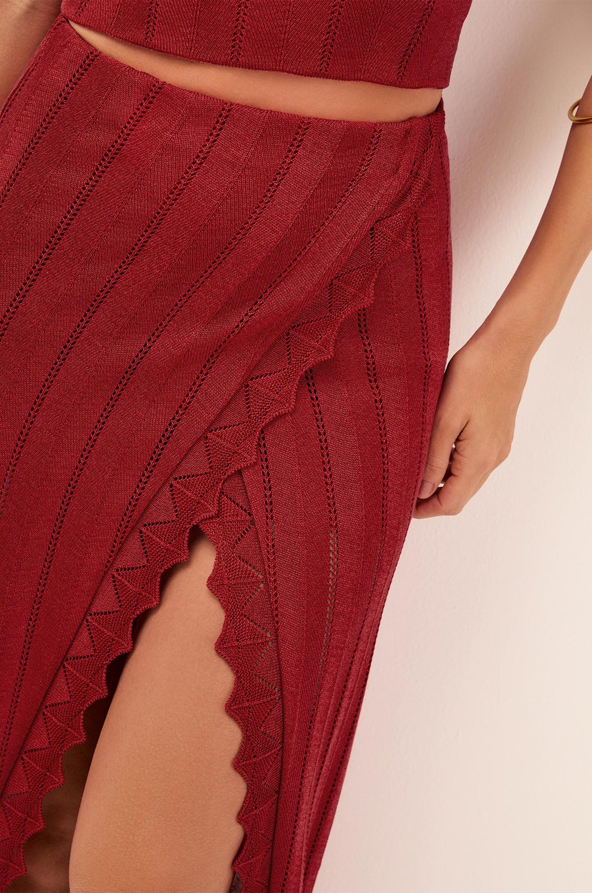 gid://shopify/Product/9592676745437