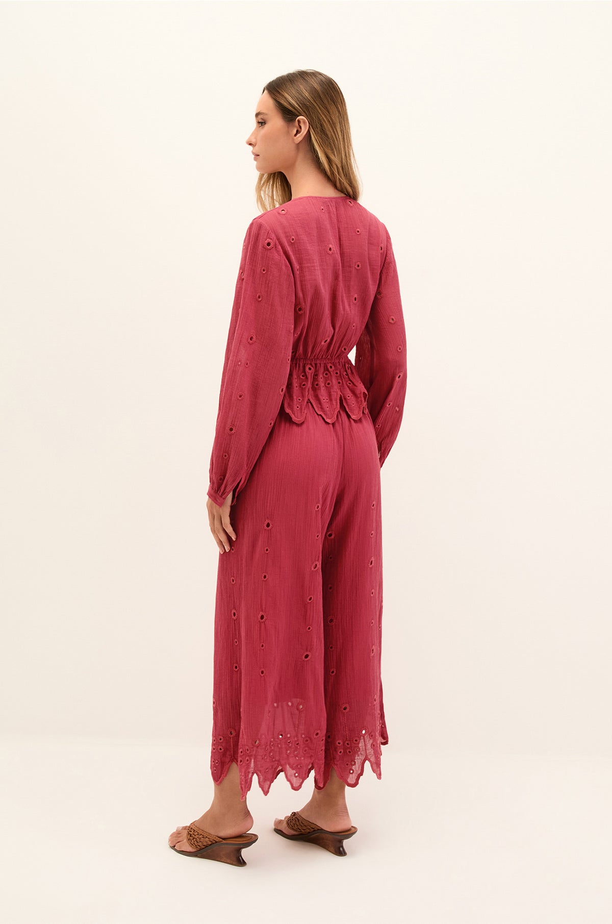 gid://shopify/Product/9592400478429