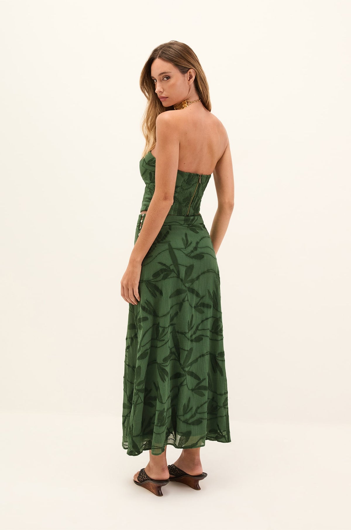 gid://shopify/Product/9592887410909