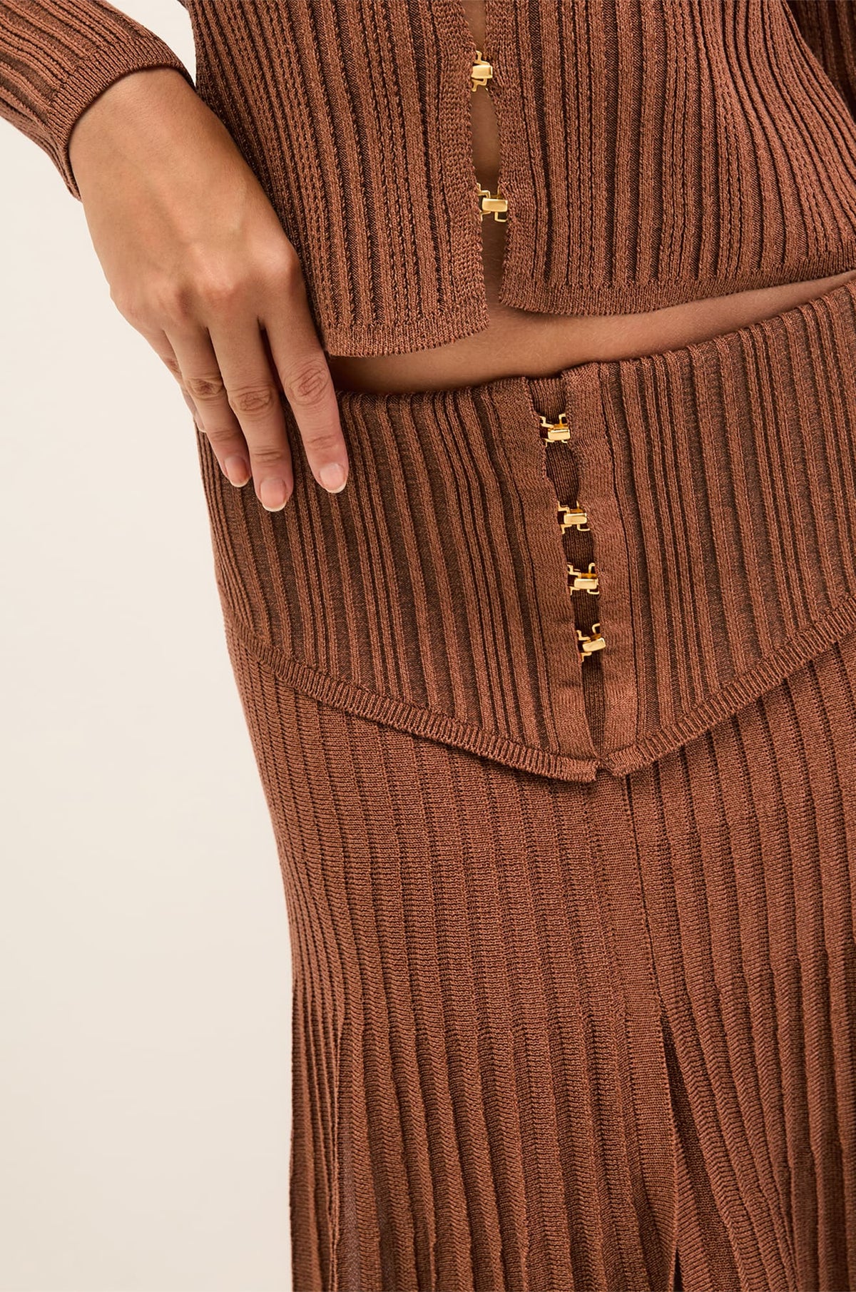 gid://shopify/Product/9592676352221