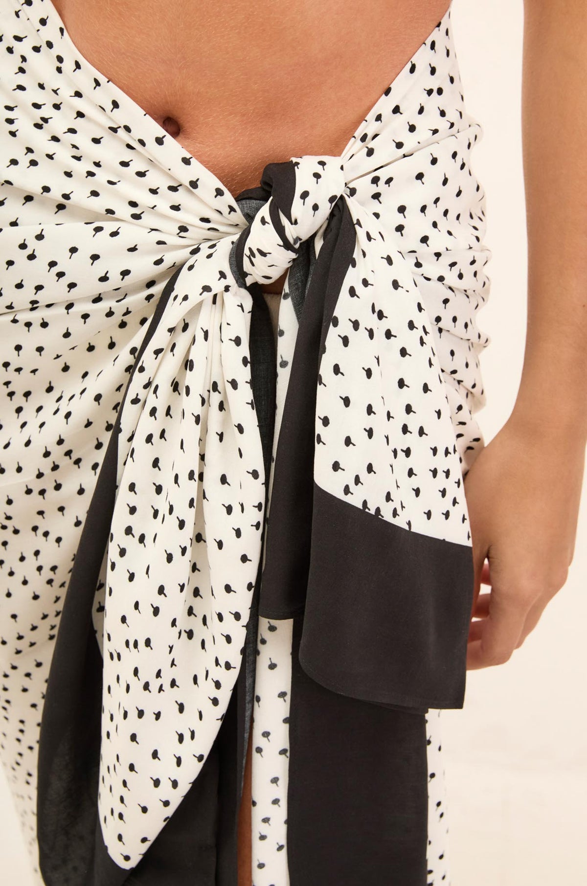 gid://shopify/Product/9592899436765