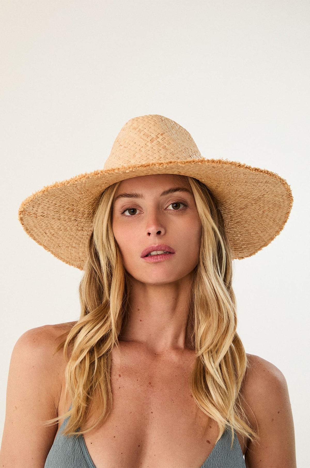 gid://shopify/Product/9600357204189