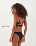 gid://shopify/Product/9596032909533