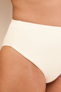 gid://shopify/Product/9592889901277