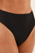 gid://shopify/Product/9596084617437