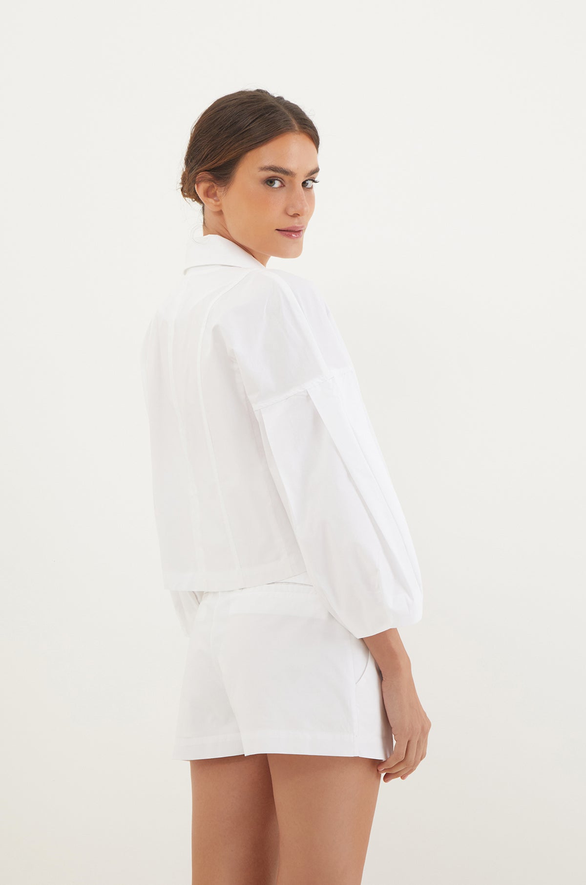 gid://shopify/Product/9617115349213