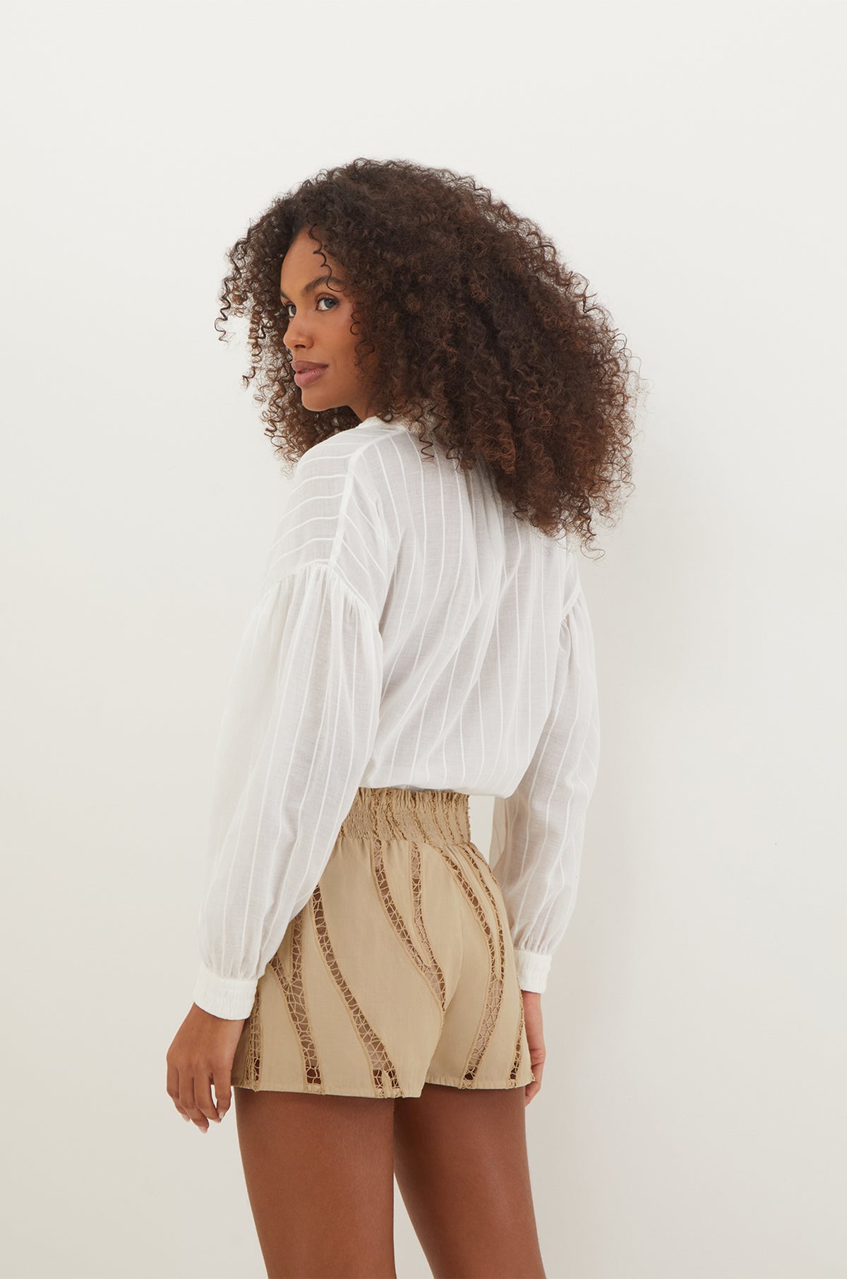 gid://shopify/Product/9596063809757