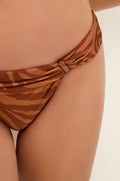 gid://shopify/Product/9604703944925