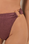 gid://shopify/Product/9604768104669