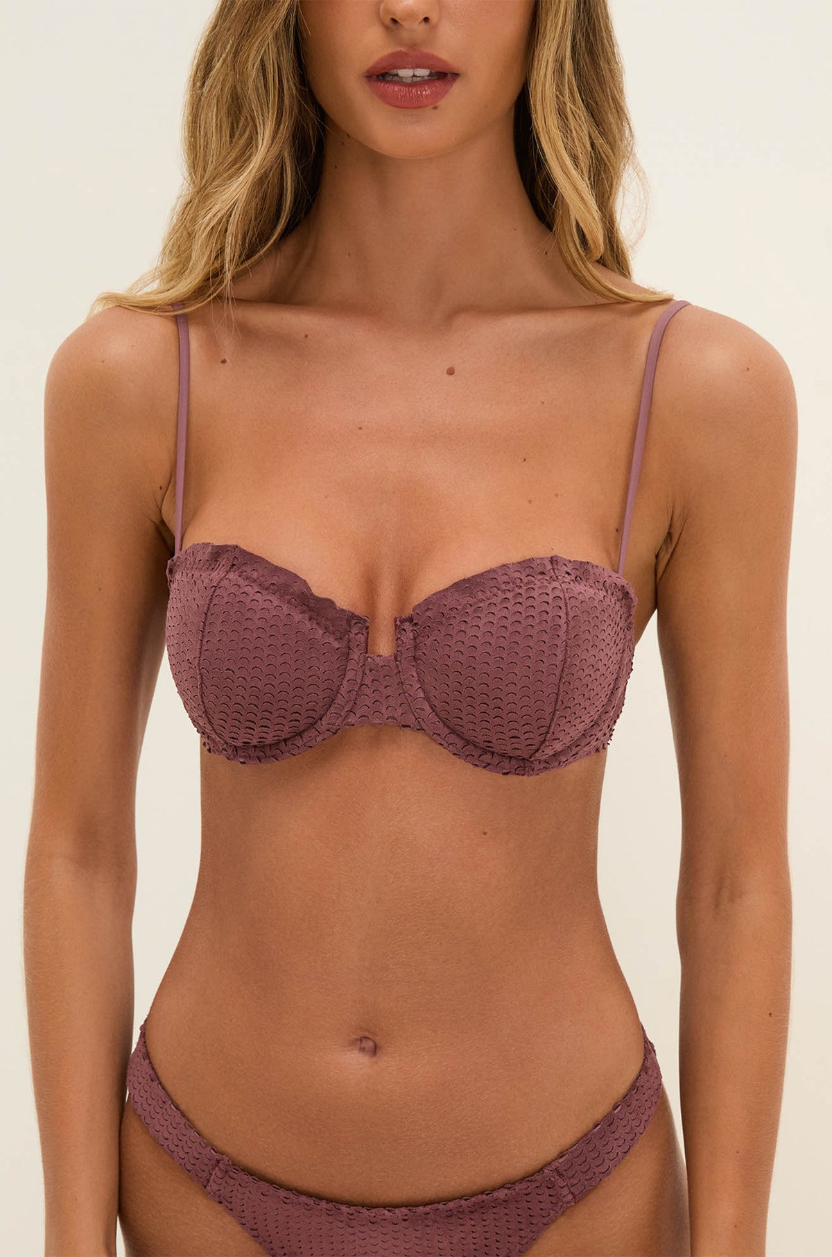 gid://shopify/Product/9604766630109