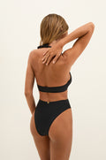 gid://shopify/Product/9604772331741