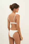 gid://shopify/Product/9617178329309