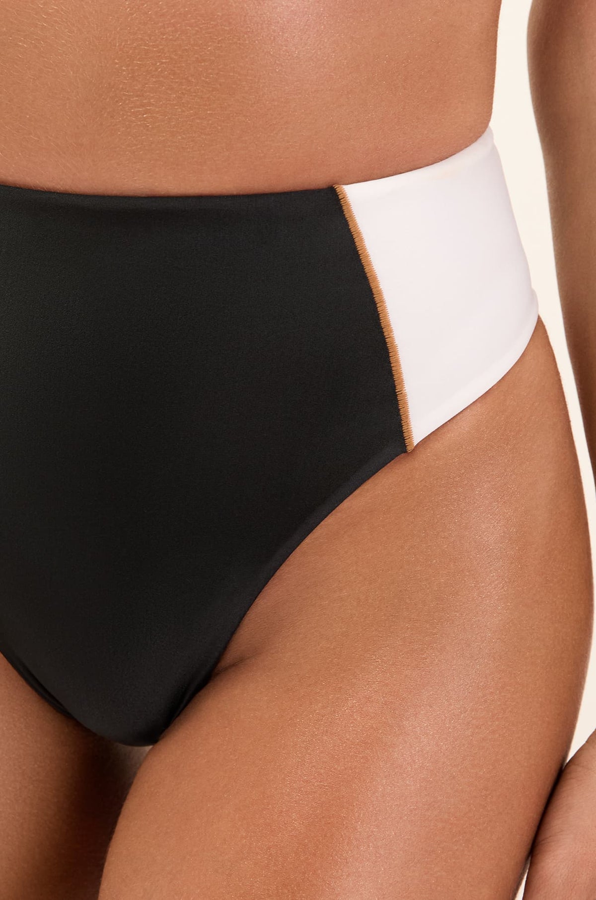 gid://shopify/Product/9604770201821