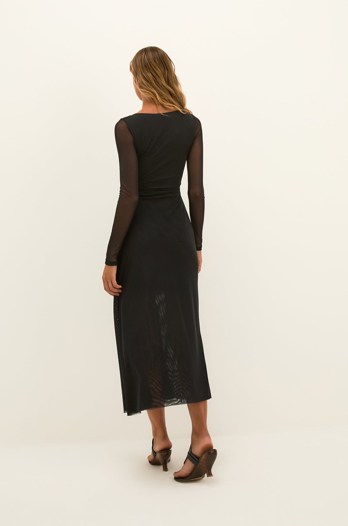 gid://shopify/Product/9604674453725
