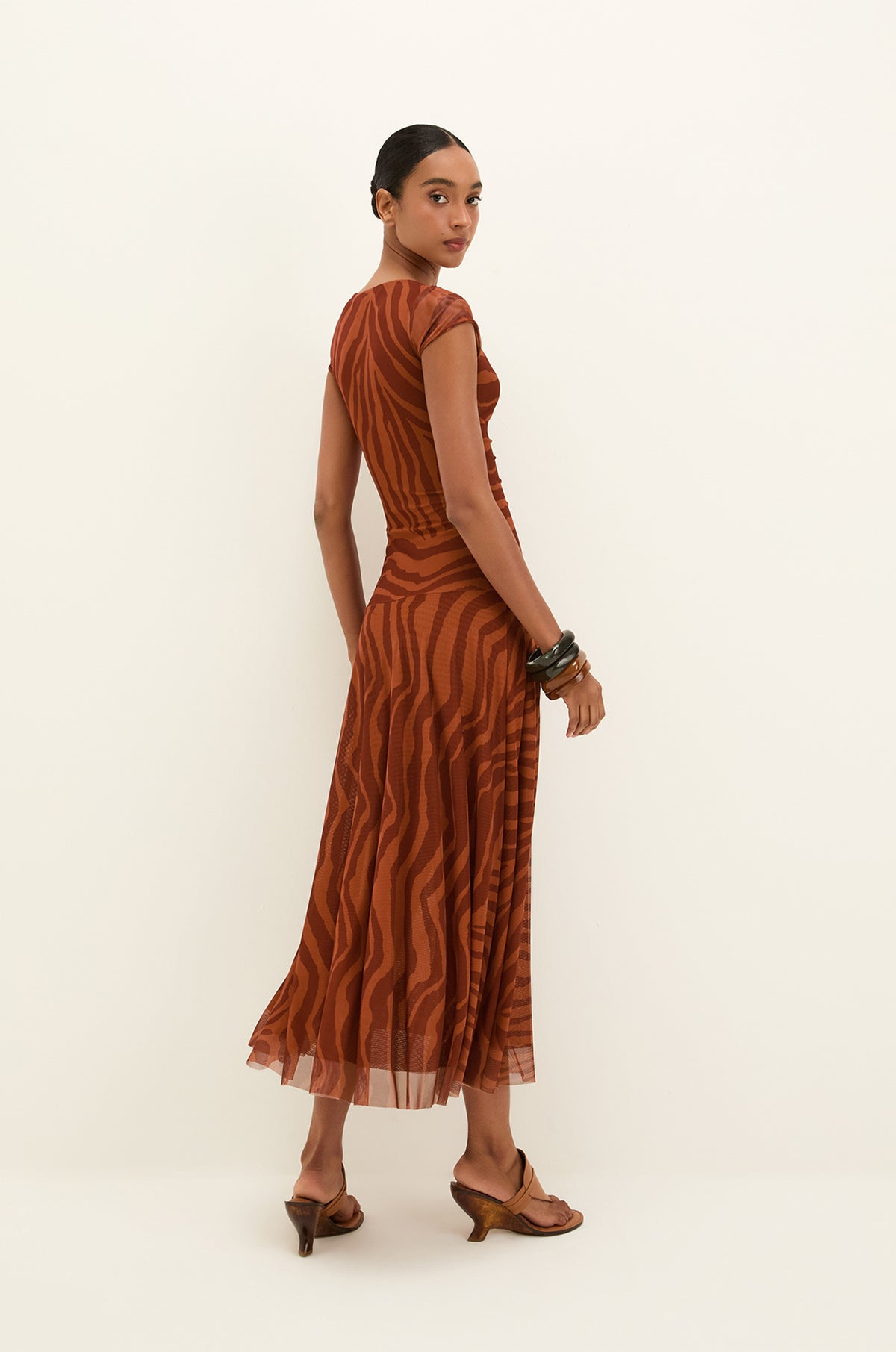 gid://shopify/Product/9604701192413