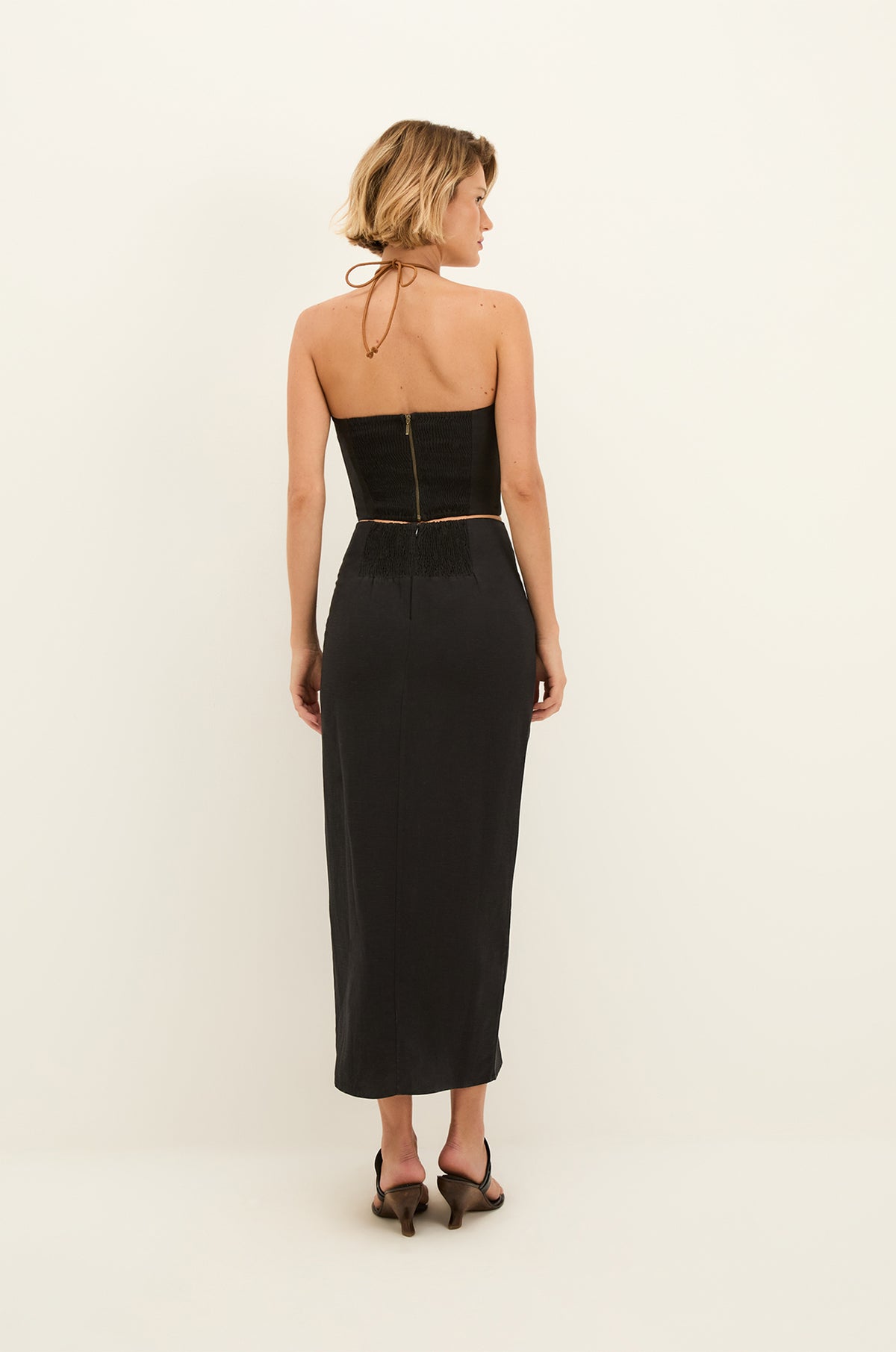 gid://shopify/Product/9604728848605