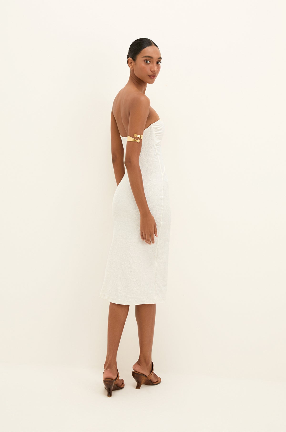 gid://shopify/Product/9604762697949
