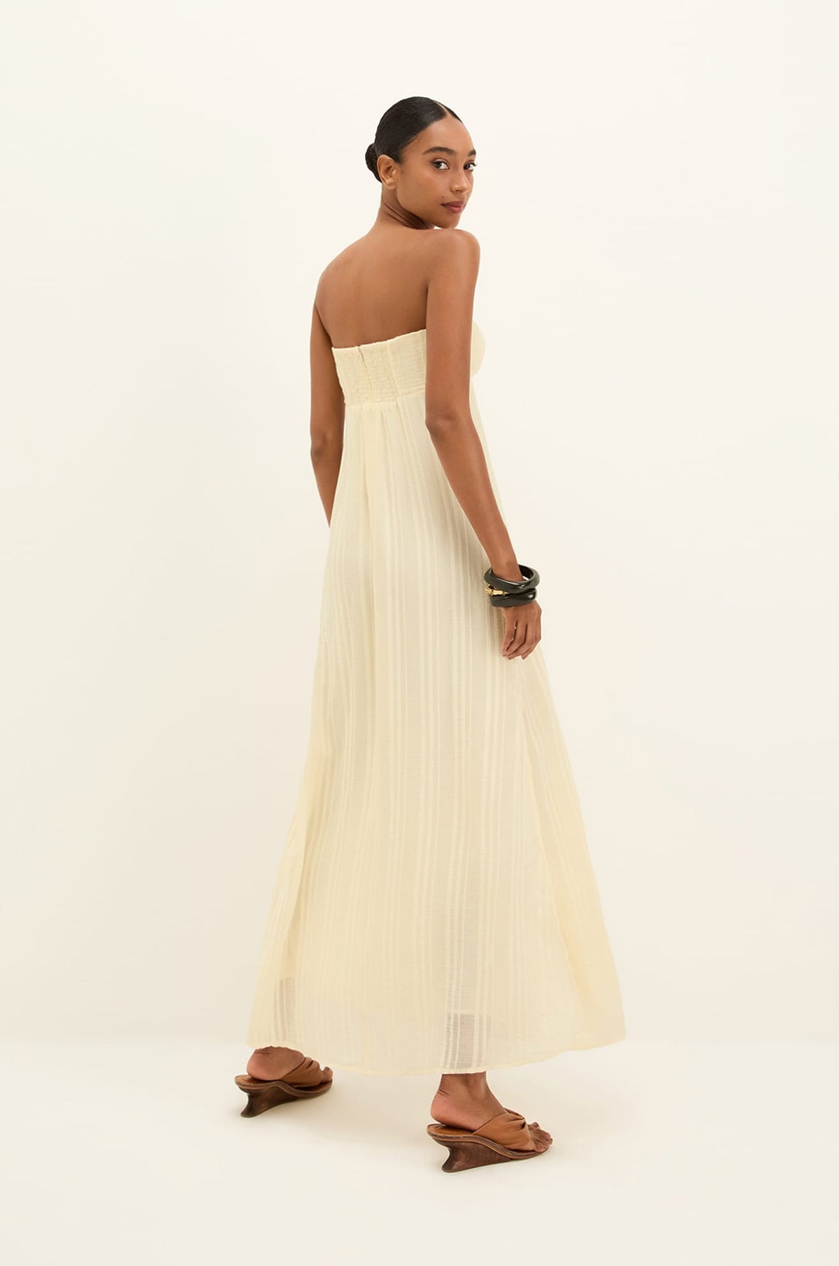 gid://shopify/Product/9604825841885