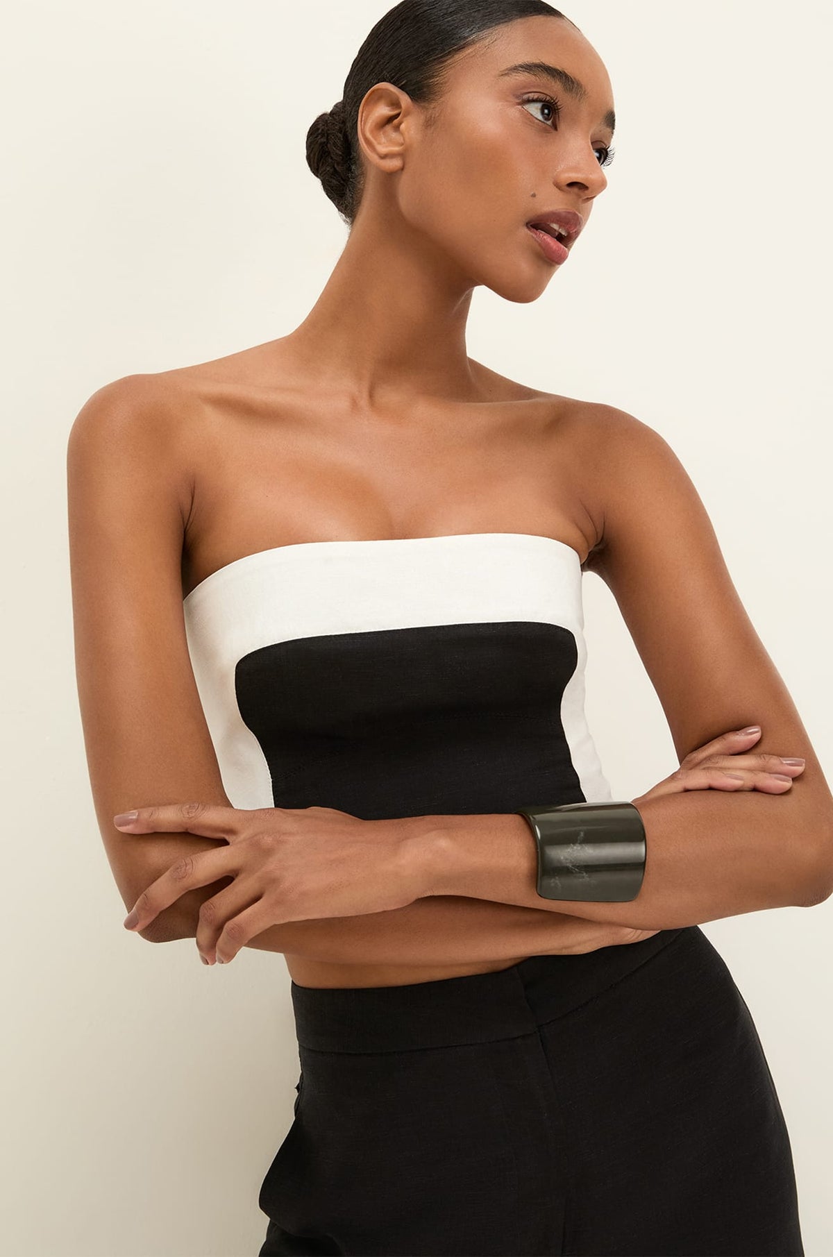 gid://shopify/Product/9604763975901