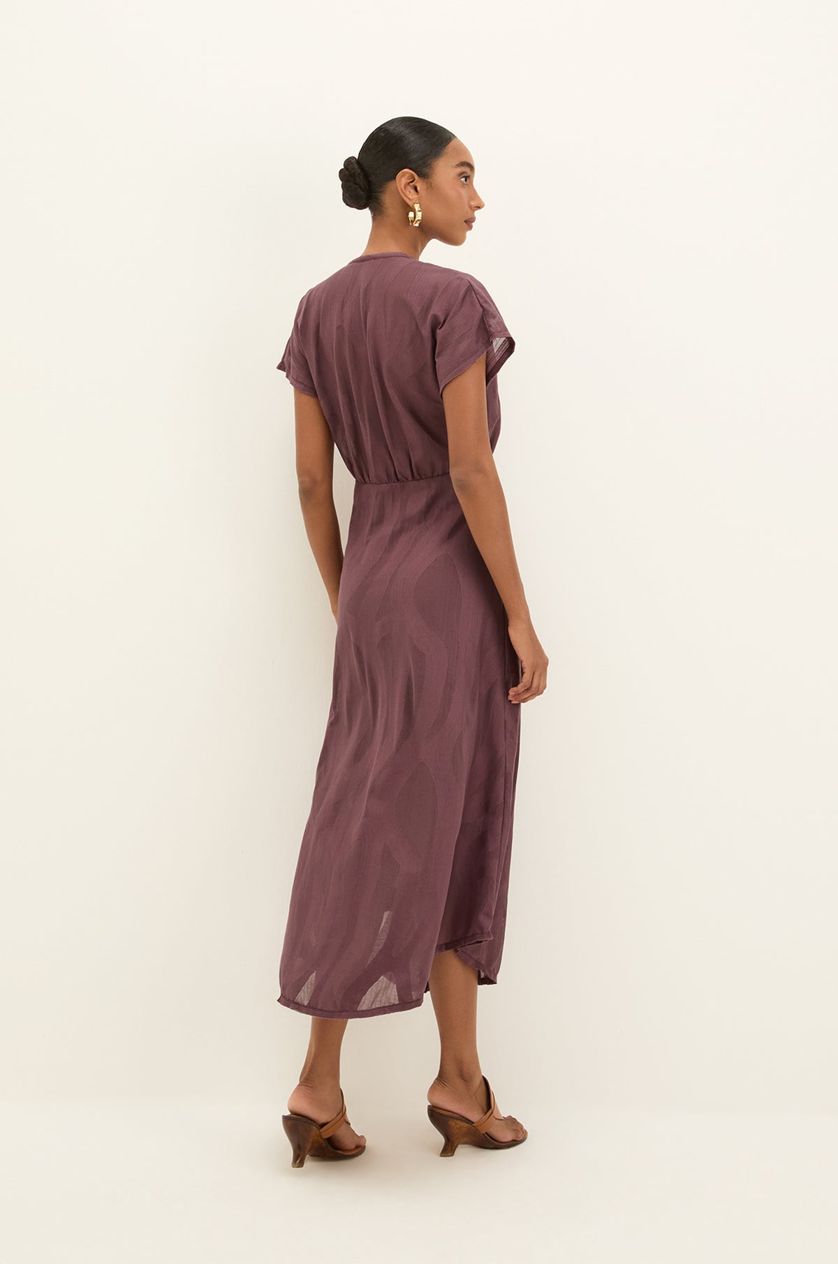 gid://shopify/Product/9604768170205