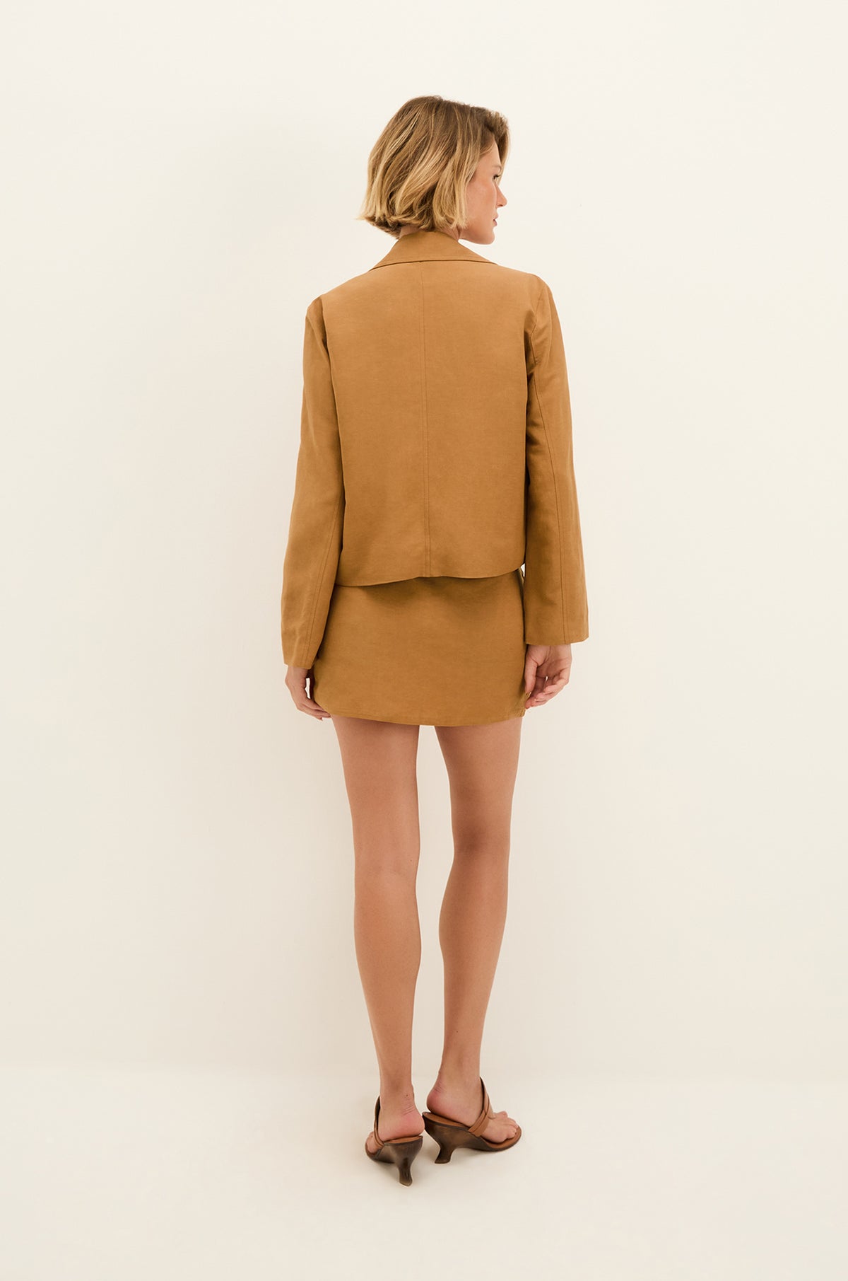 gid://shopify/Product/9604699455709