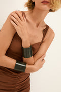 gid://shopify/Product/9604677796061