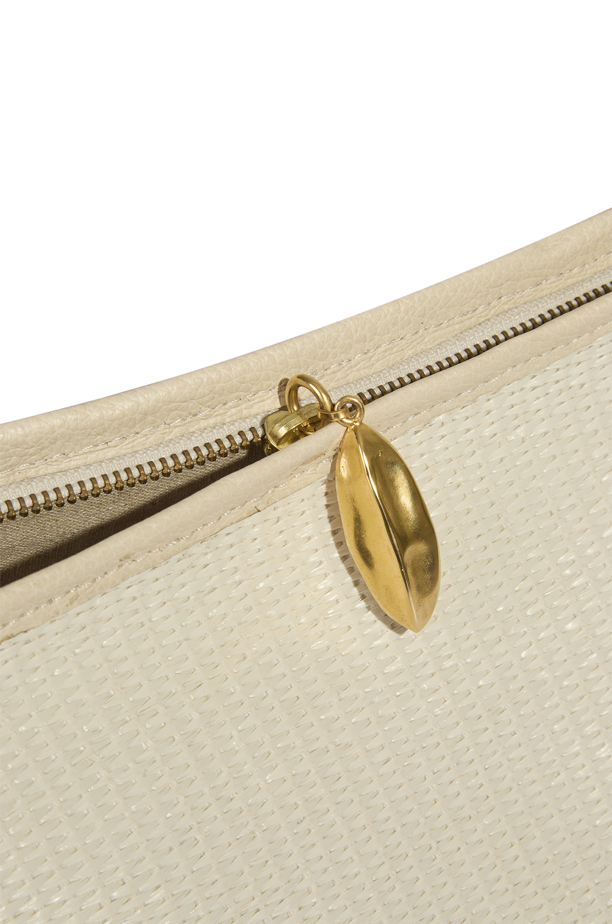 gid://shopify/Product/9604707057885