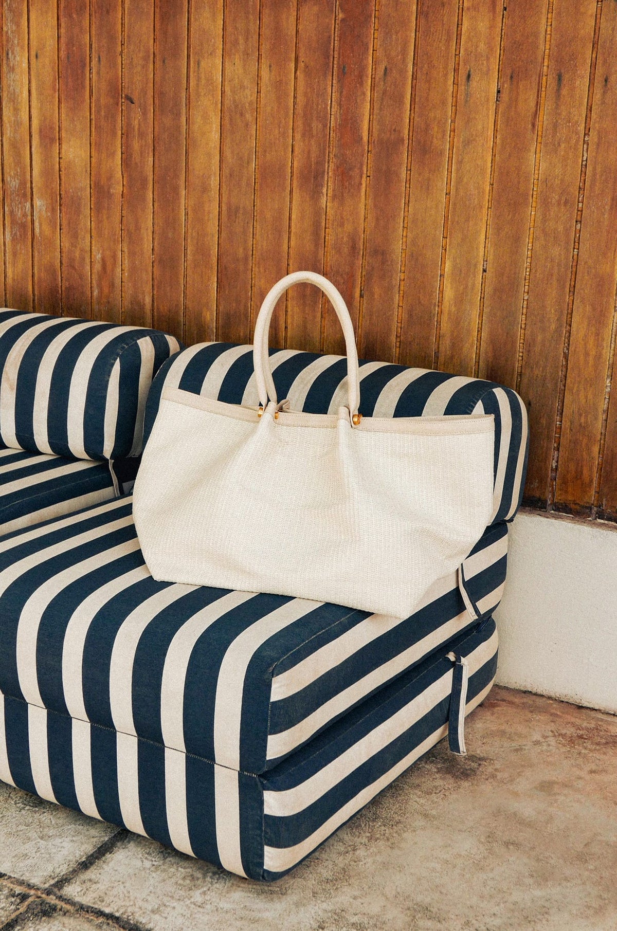 gid://shopify/Product/9604729602269