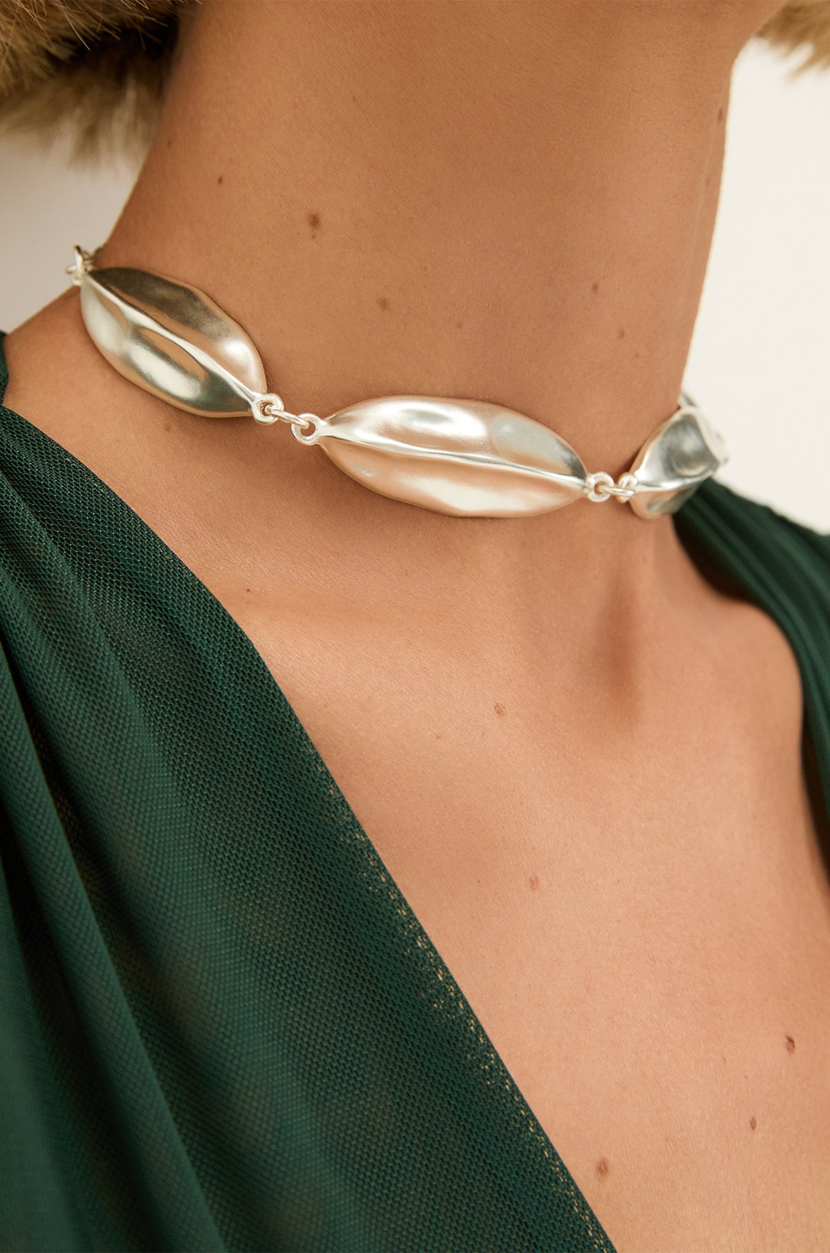 gid://shopify/Product/9604776722653