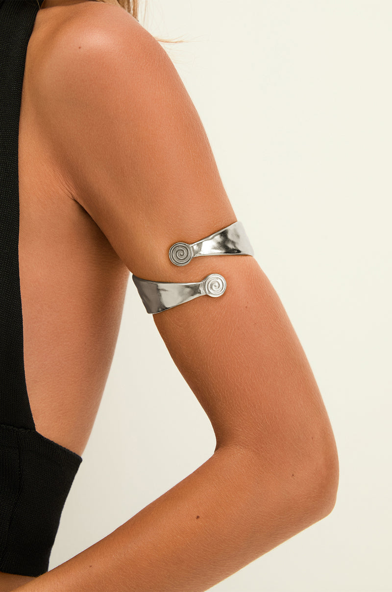 gid://shopify/Product/9604738777309