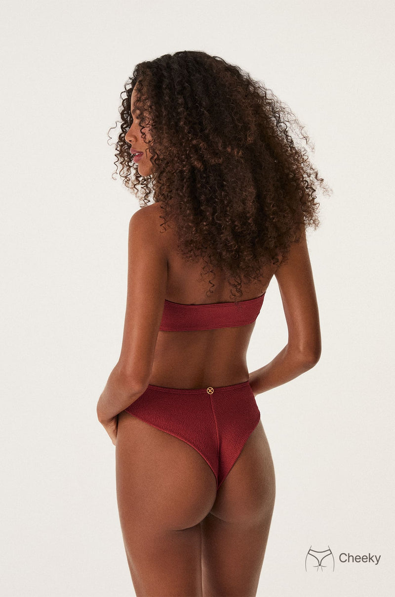 gid://shopify/Product/9592835211485