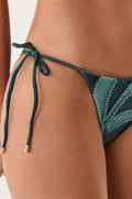 gid://shopify/Product/9592842846429