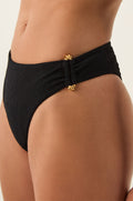 gid://shopify/Product/9592844353757