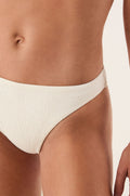 gid://shopify/Product/9592846680285