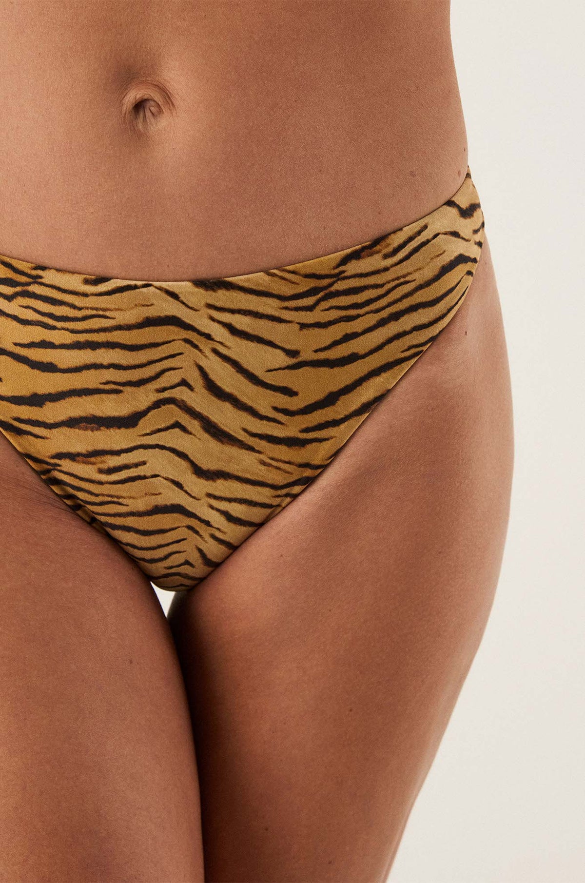 gid://shopify/Product/9592848646365