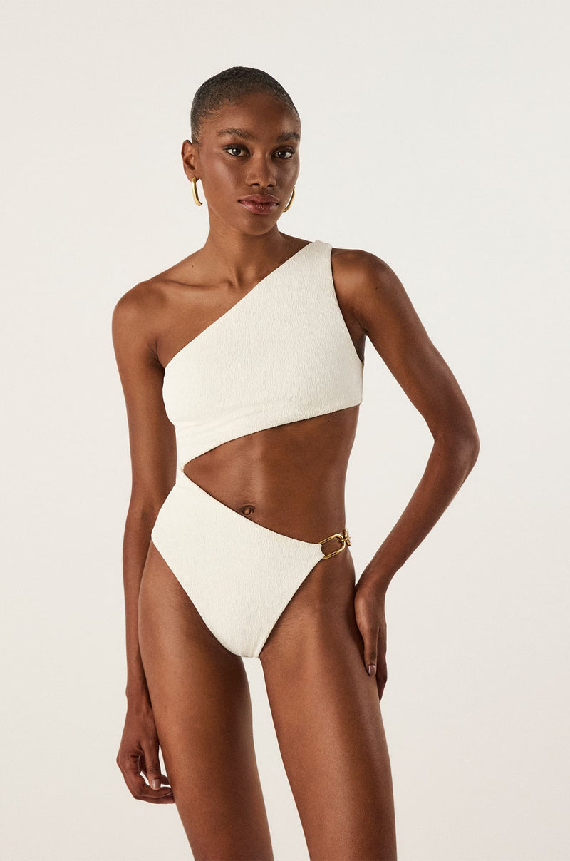 gid://shopify/Product/9592848875741