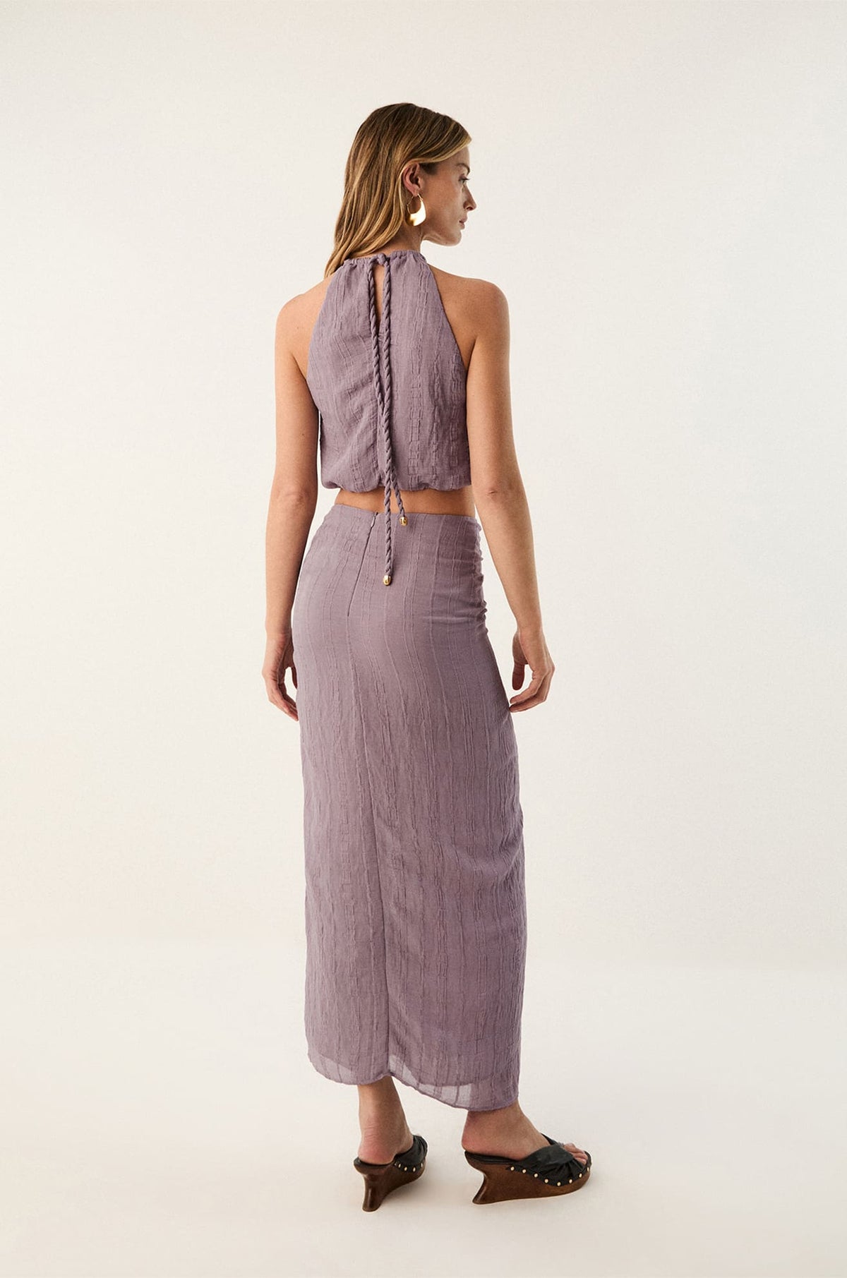 gid://shopify/Product/9592301355229