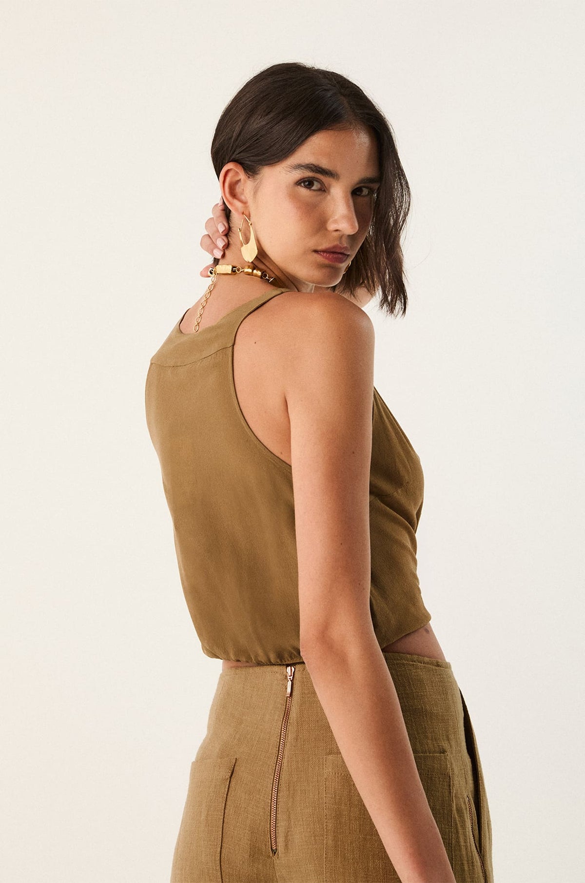 gid://shopify/Product/9592826069213