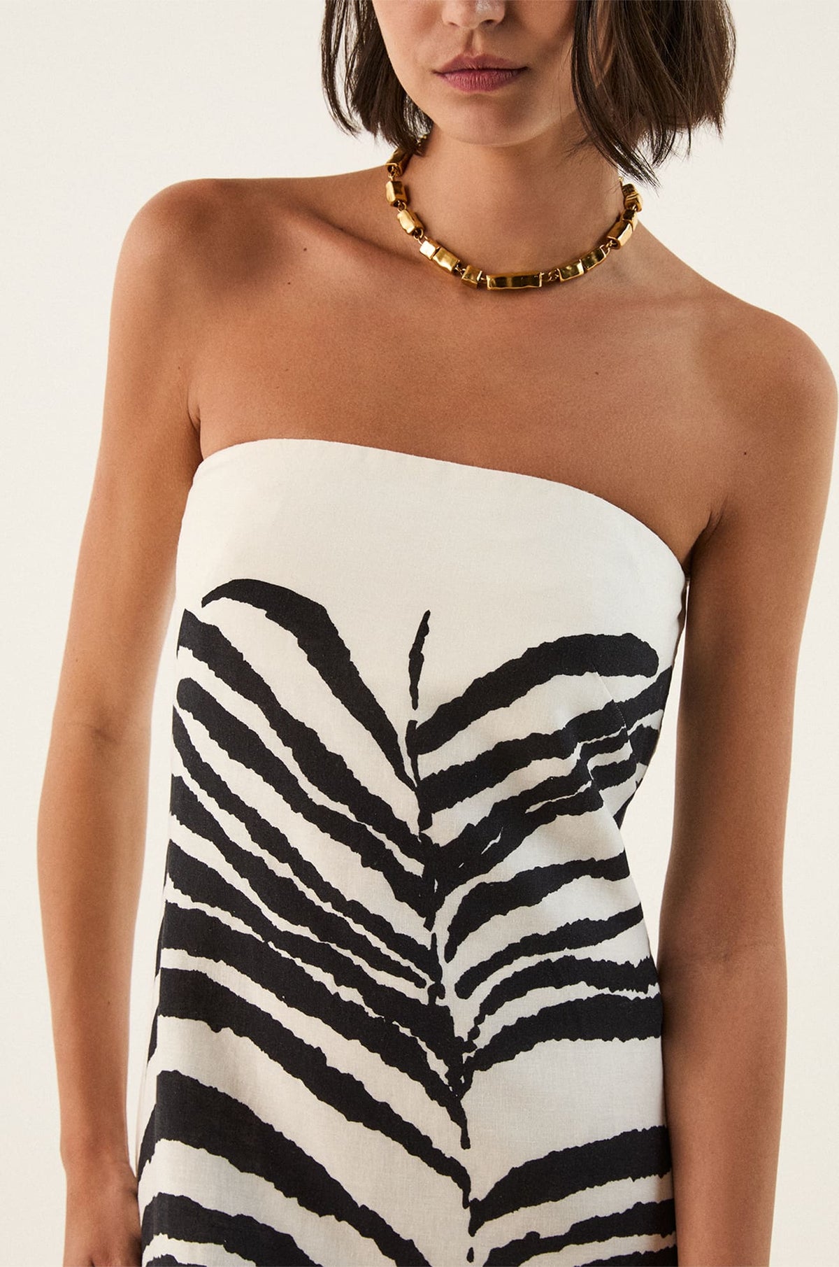 gid://shopify/Product/9600376209629
